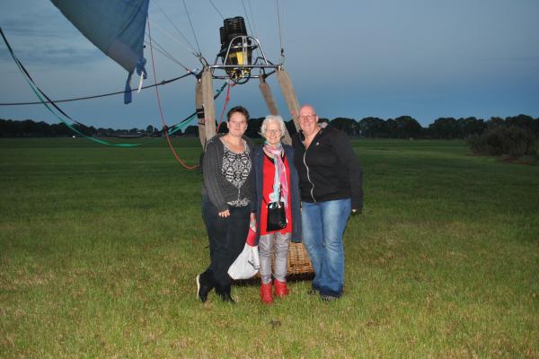 Ballonvaart Holten prijswinnaars de biester (16).JPG