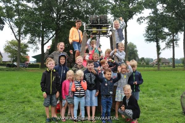ballonvaart_bso_pindakaas_goenlo_4.JPG