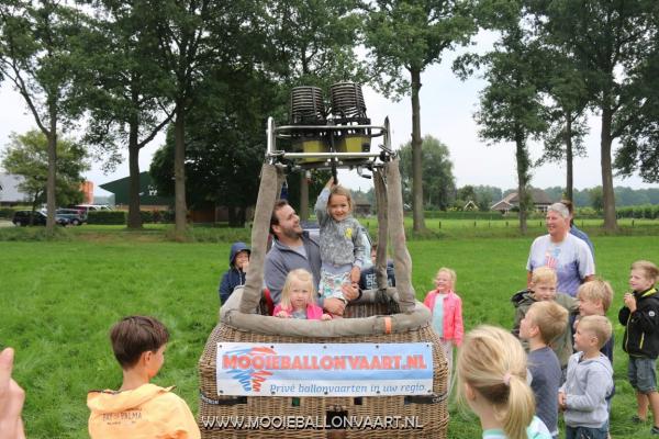ballonvaart_bso_pindakaas_goenlo_5.JPG