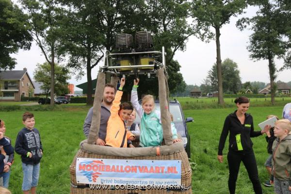 ballonvaart_bso_pindakaas_goenlo_9.JPG