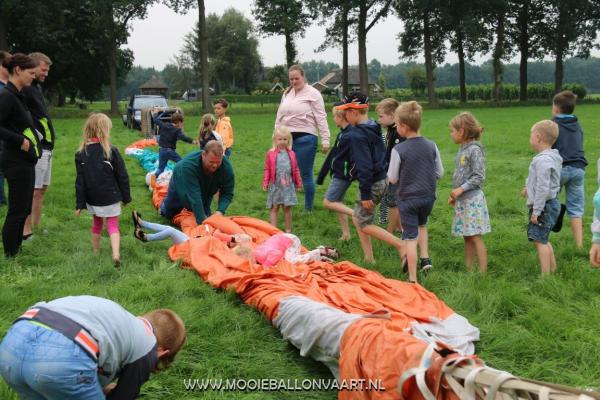 ballonvaart_bso_pindakaas_goenlo_10.JPG