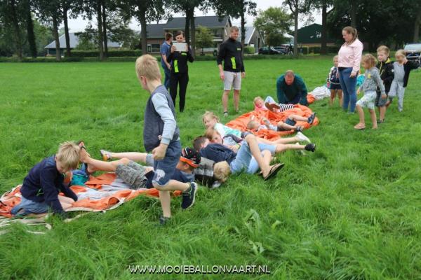 ballonvaart_bso_pindakaas_goenlo_11.JPG