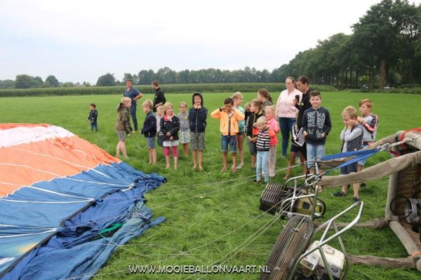 ballonvaart_bso_pindakaas_goenlo_12.JPG