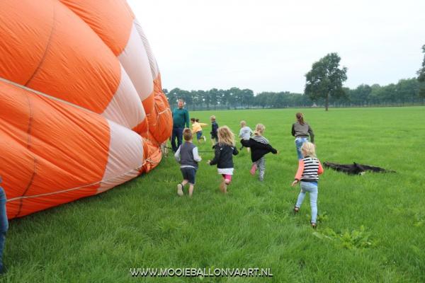 ballonvaart_bso_pindakaas_goenlo_19.JPG
