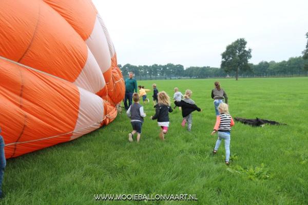 ballonvaart_bso_pindakaas_goenlo_19.JPG